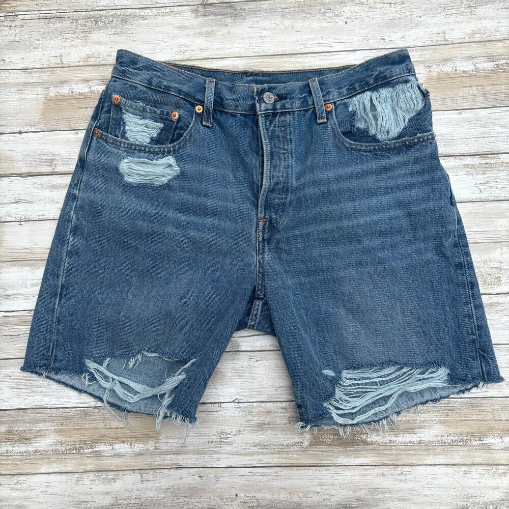 Levi’s Premium 501 90s Jean Shorts‎ 30 (32”) Med Wash Distressed Grunge Western
